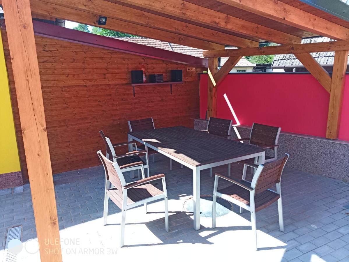 Pohoda Salas U Velehradu-2 Apartmany Угерске-Градиште Экстерьер фото